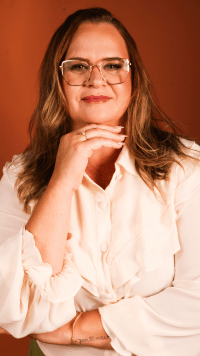 Fabiana M. Dias - Psicóloga Clínica Especialista em Terapia do Esquema e Relacionamentos